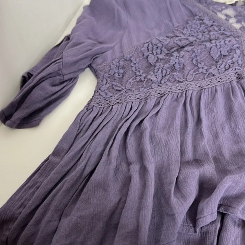 CLOUD CHASER WOMANS DARK LAVENDER BLOUSE SIZE MEDIUM AND MYSTIC EYELASHES
